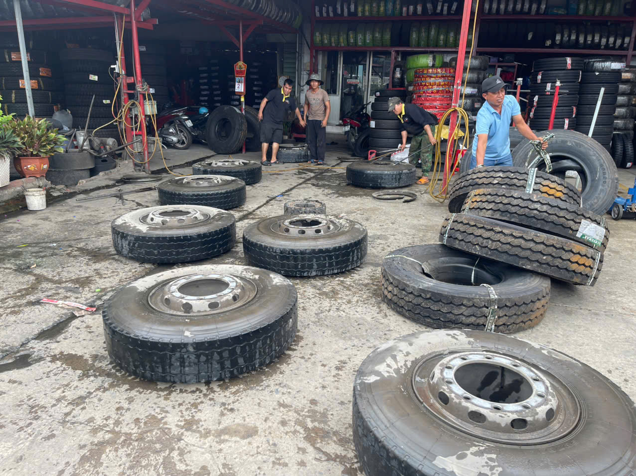 Dịch Vụ Vá Lốp Xe Lưu Động Nhanh Nhất Tại Quận 9, Thủ Đức, Suối Tiên 